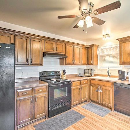Villa Charming Springfield Escape With Furnished Deck Exterior foto
